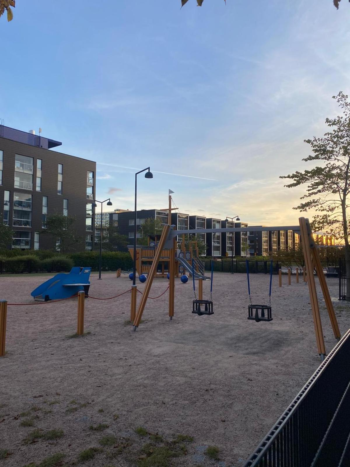 Gella Canalside Apartments With Sauna And Balcony In Address Saukonpaadenranta 4 Хельсинки Экстерьер фото